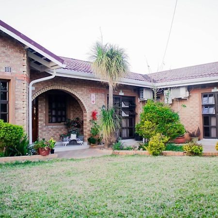 Pitikwe Hill Guesthouse Lobatse Extérieur photo