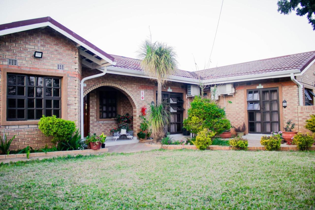 Pitikwe Hill Guesthouse Lobatse Extérieur photo