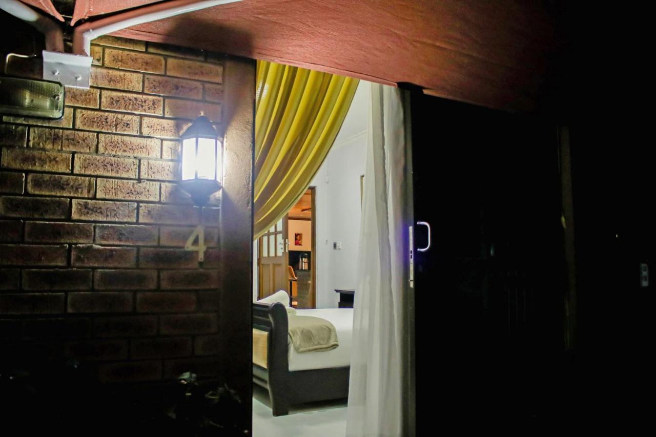 Pitikwe Hill Guesthouse Lobatse Extérieur photo