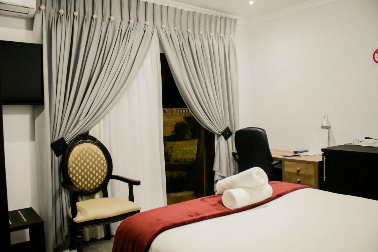 Pitikwe Hill Guesthouse Lobatse Extérieur photo